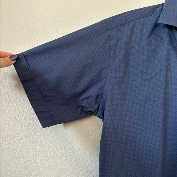 Thomas Dean Short Sleeve Button Down Size Large - Picture 3 of 5